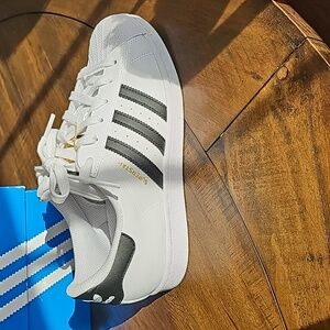 Shell Toe Adidas